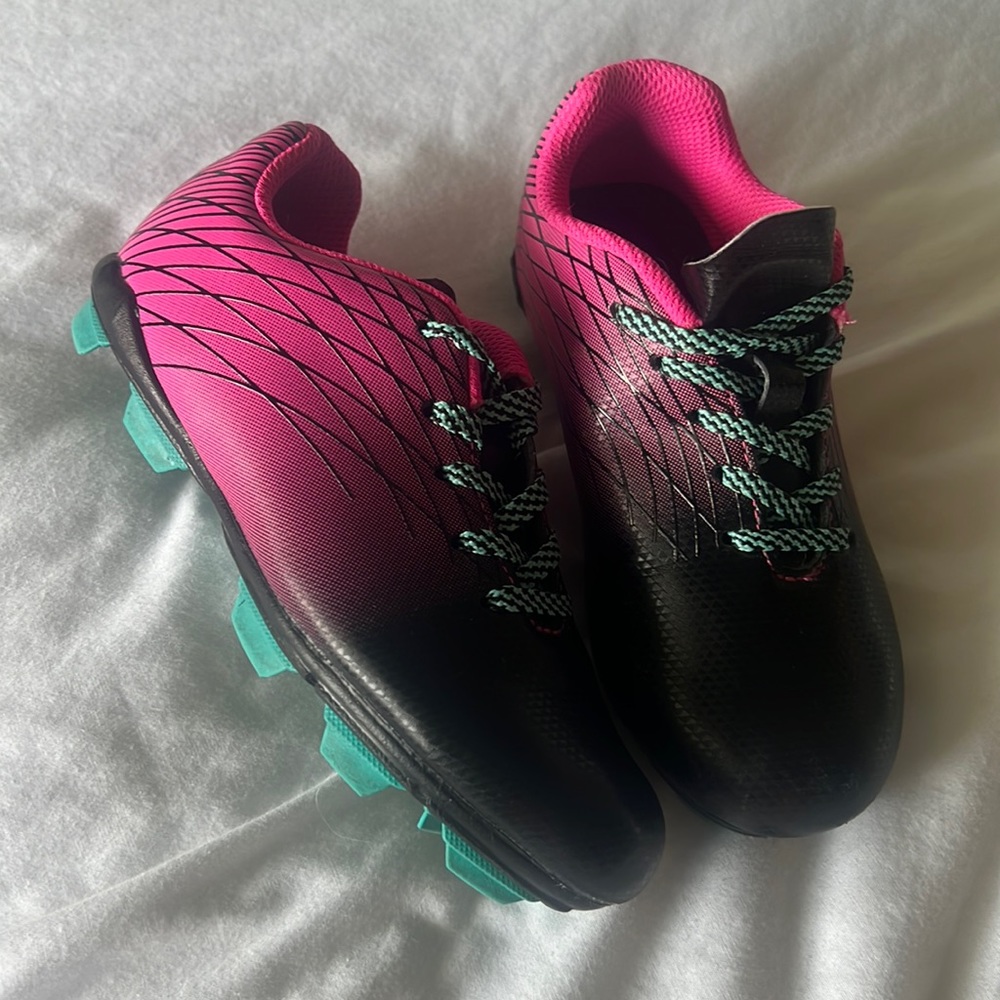 Dicks sporting good girls cleats size 11